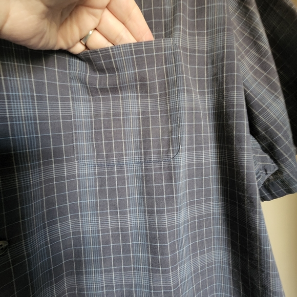 2 VanHeusen Big and Tall men's button down shirts 4x - Picture 8 of 11